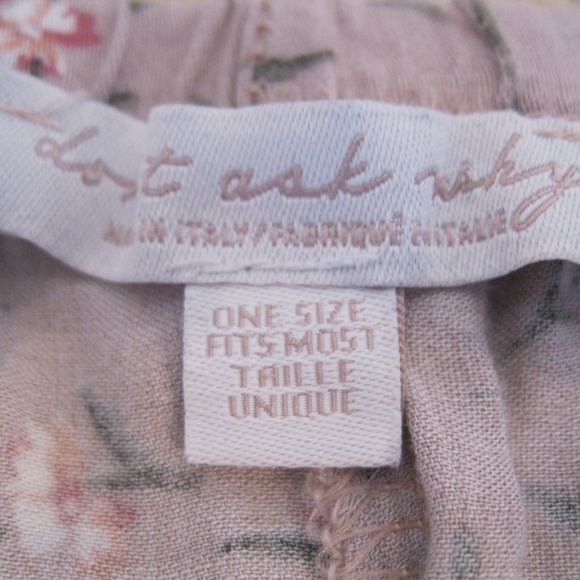 Don't Ask Why Off the Shoulder Crop Top Italy - Picture 3 of 4